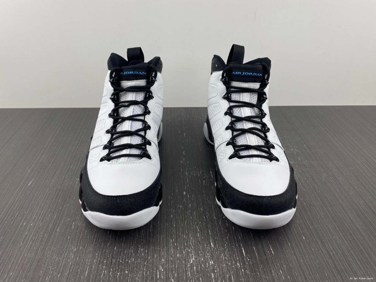 University Jordan - Retro CT8019-140 9 Blue 0404